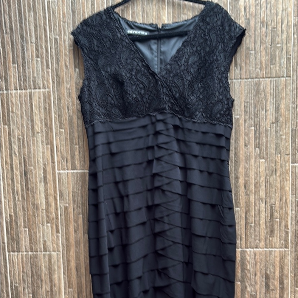 Jones Wear Black Pleated Sheath Midi Dress